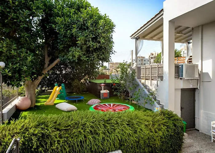 Arismari Garden Apartment